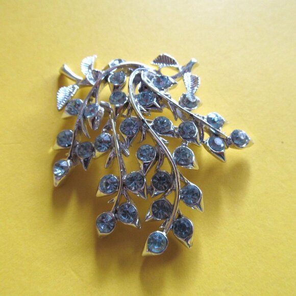 CORO brooch - Picture 2 of 7